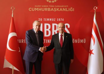 TC Cumhurbaşkanı Erdoğan, Cumhurbaşkanı Tatar ile görüştü
