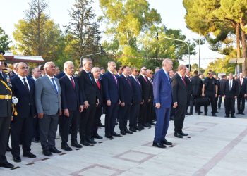20 Temmuz Barış ve Özgürlük Bayramı kutlamaları… Lefkoşa Atatürk Anıtı önünde tören düzenlendi