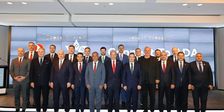 Cumhurbaşkanı Tatar, İstanbul’da THY Genel Merkezi’ni ziyaret etti