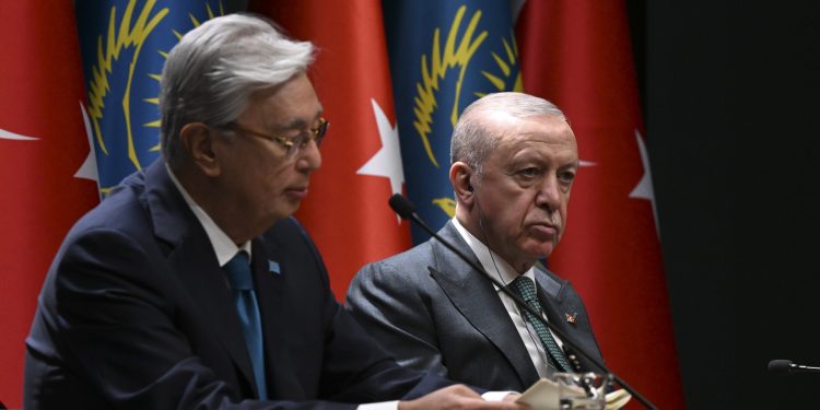 Türkiye ile Kazakistan arasında 20 anlaşma imzalandı