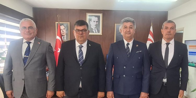 Bakan Berova görev süresi dolan Sivil Savunma Teşkilat Başkanı Karaca ve görevi devralacak Balaban’ı makamında kabul etti