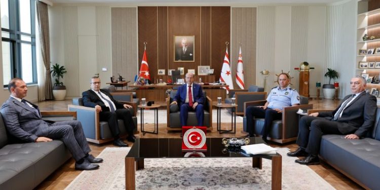 Cumhurbaşkanı Tatar, Başsavcı Altıncık ve Polis Genel Müdür Vekili Adalıer’i kabul etti:  “Kurucu Cumhurbaşkanı Denktaş’ın şahsında milli değerlerimiz,maneviyatımız,TMT gibi kutsal bir kuruluşumuz hedef alınmıştır”