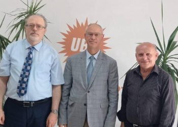 Hasipoğlu, Onbeş Kasım Kıbrıs Üniversitesi Mühendislik Fakültesi Dekanı Ramiz’i kabul etti