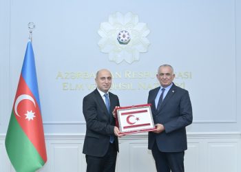 Çavuşoğlu, Azerbaycanlı mevkidaşı Emrullayev ile bir araya geldi