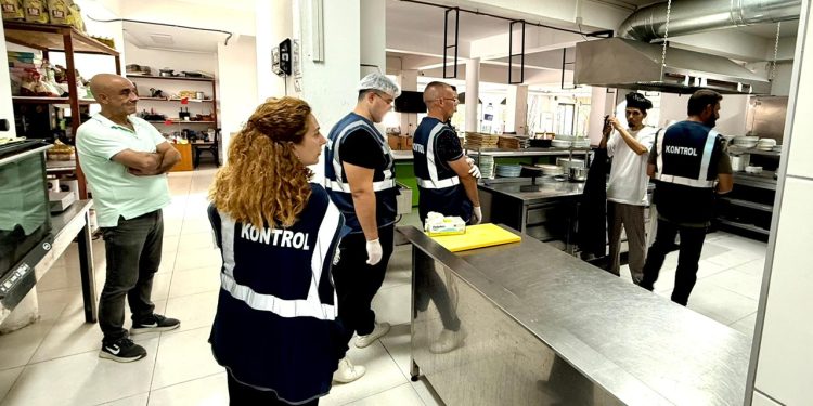 İskele’de su ürünleri denetlendi, yasal sınırlara uymayan balıklara el konuldu