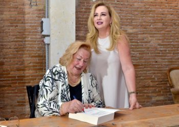 Onur Borman kaleme aldığı kitabın tanıtım ve imza etkinliği yapıldı