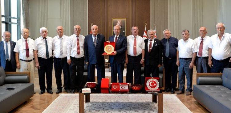 Cumhurbaşkanı Tatar, Türk Barış Kuvvetleri Gaziler Derneği  heyetini kabul etti