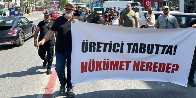 Hayvan Üreticileri ve Yetiştiricileri Birliği eylem yaptı