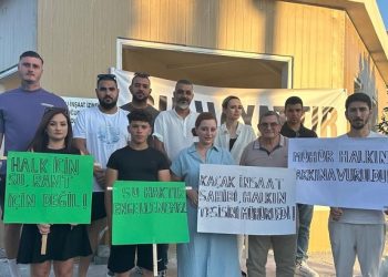 CTP Gençlik Örgütü Girne İlçesi Dikmen’de Su Arıtma Tesisi’nin mühürlenmesini protesto etti