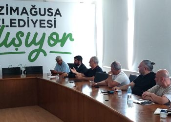 Gazimağusa Belediyesinde yapılan toplantıda gemilere su temini görüşüldü