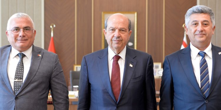 Cumhurbaşkanı Ersin Tatar’a, Sivil Savunma Teşkilatı Başkanı Atilla Karaca’dan veda ziyareti