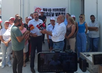 Kamu-İş, Tangül Ünal Çağıner Vakfı Sevgi Evleri’nde uyarı grevine gitti