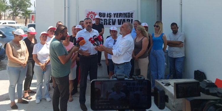 Kamu-İş, Tangül Ünal Çağıner Vakfı Sevgi Evleri’nde uyarı grevine gitti