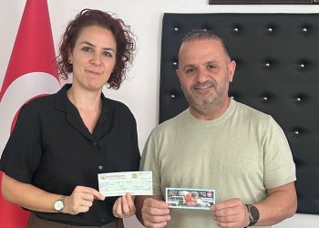 5 Milyon TL’lik büyük ikramiye talihlisine teslim edildi