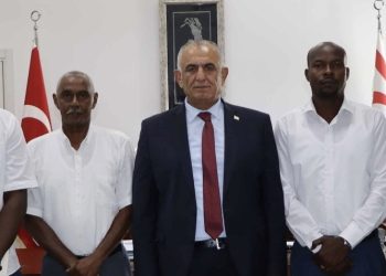 Bakan Çavuşoğlu, Kuzey Kıbrıs Sudan Topluluğu Derneği’ni kabul etti