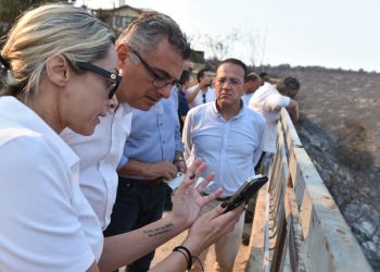 Erhürman, Limasol’da yangın bölgesinde incelemelerde bulundu