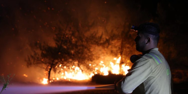 Bursa’da dün ormanlık alanda çıkan yangına müdahale sürüyor
