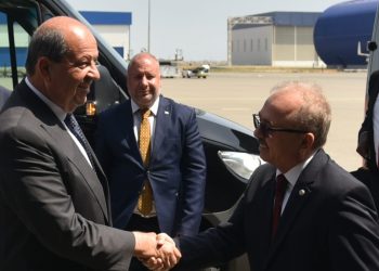Cumhurbaşkanı Tatar temaslarda bulunmak üzere Azerbaycan’a gitti..