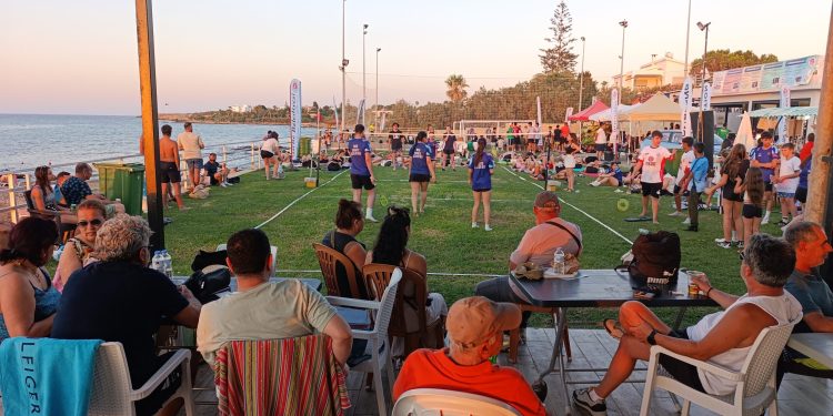 Karaoğlanoğlu Spor Oyunları ve Deniz Şenliği’nde bu akşam Niyal Öztürk sahne alacak
