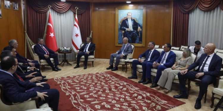 Başbakan Üstel, Bulgaristan Hak ve Özgürlükler Partisi milletvekillerini kabul etti