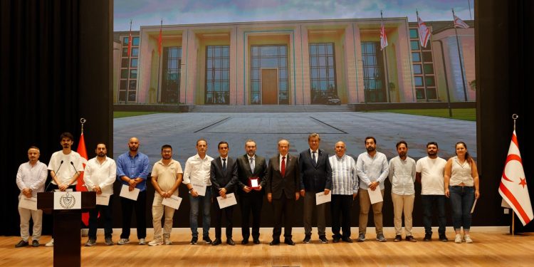 Tatar’dan yerleşkeye emeği geçen ekibe teşekkür:Yerel firmalarımızdan da yararlanarak, KKTC’ye kalıcı bir eser kazandırdık