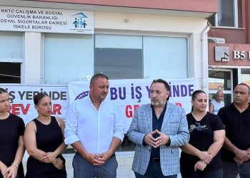 Kamu-Sen Sosyal Sigortalar Dairesi’nin İskele şubesinde tam gün greve gitti