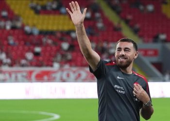 Orkun Kökçü, Beşiktaş için İstanbul'a geliyor