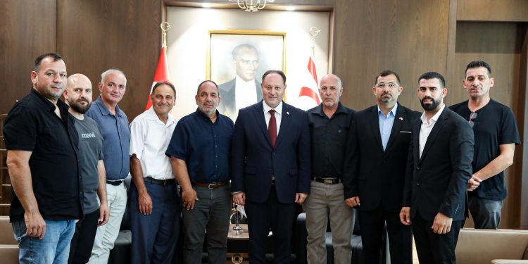 Öztürkler, muhtarlarla görüştü