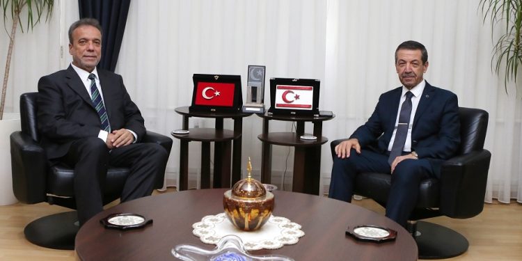 Dışişleri Bakanı Ertuğruloğlu, TÜRKPA Genel Sekreteri Mehmet Süreyya Er’i kabul etti