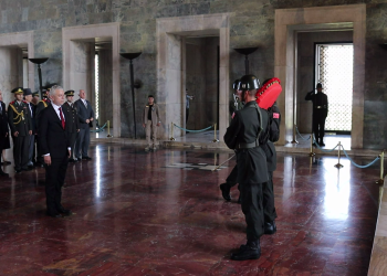 20 Temmuz Barış ve Özgürlük Bayramı Ankara’da da kutlanıyor…Büyükelçi Korukoğlu,Anıtkabir’i ziyaret etti