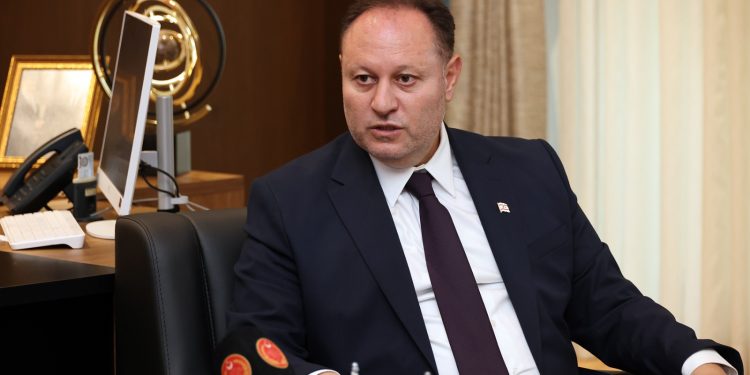 Öztürkler: Türkiye’nin iç huzuru ve güvenliği, KKTC’nin savunma ve altyapı alanlarında daha hızlı ilerlemesini sağlıyor