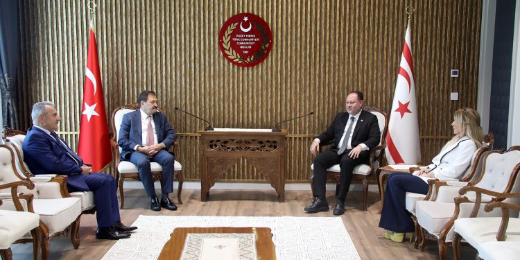 Öztürkler:Haberleşme ve tarım, geleceğin en stratejik sektörleridir