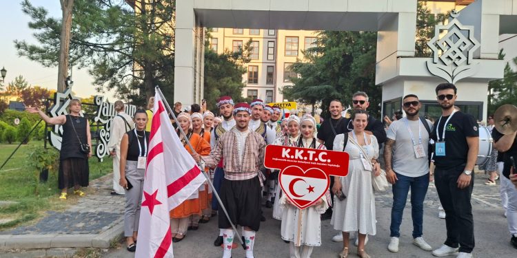 Değirmenlik Akıncılar Belediyesi Halk Dansları Topluluğu, Ankara’da festivale katıldı