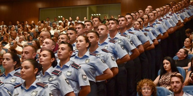 65. Dönem Polis Okulu Yemin ve Mezuniyet Töreni yapılıyor