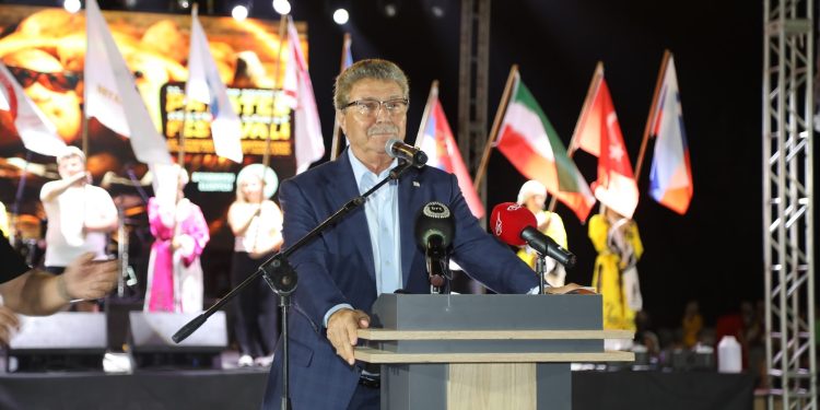 Üstel: KKTC’deki barış sayesinde birçok ülkeden çocuklarımız kendi kültürlerini sergilemek için buraya geldi