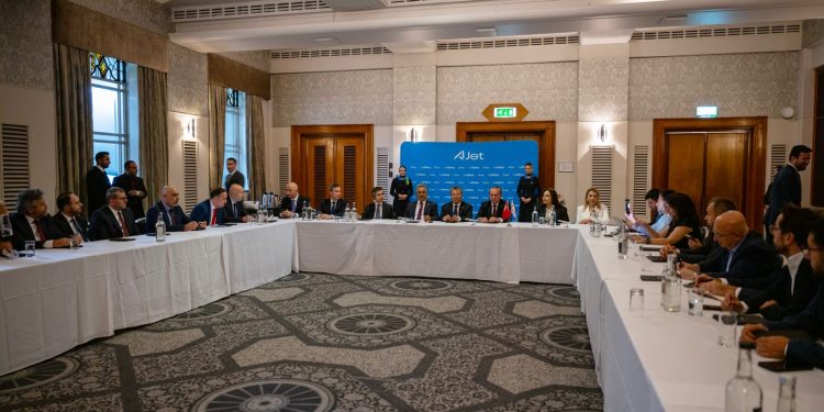 Başbakan Üstel: Londra–Ercan direkt uçuşlarıyla turizmde yeni bir dönem başlıyor