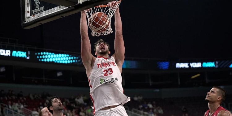 12 Dev Adam 3'te 3 yaptı