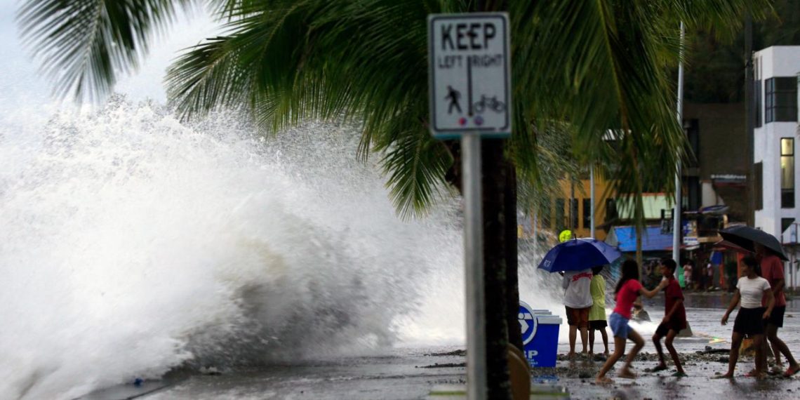 Filipinlerde Tropikal Fırtına Bualoi nedeniyle 19 kişi öldü