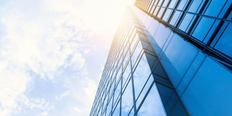 Yeni buluş tüm pencereleri güneş paneline çevirebilir