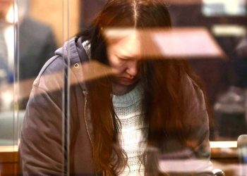 İki çocuğunu öldürüp cesetlerini yıllarca bavullarda sakladı