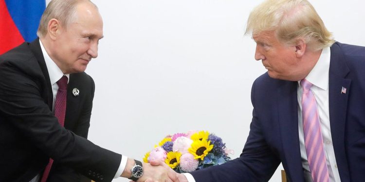 Putin, Trump ile Moskova'da görüşmeye hazır