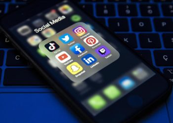 Avustralya, 16 yaş altı için sosyal medya yasağında tüm kullanıcılardan yaş doğrulaması istemeyecek