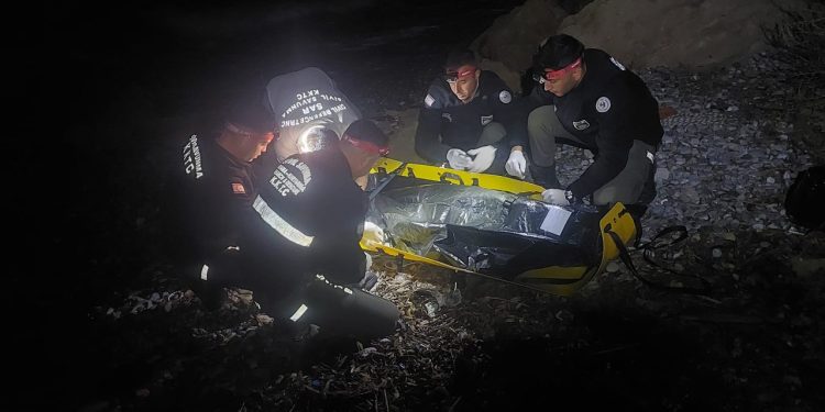 Girne’de acı olay: Kayalıklardan düştü, hayatını kaybetti!