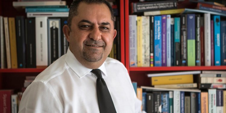 Hasgüler’den, Ümit Özdağ’a: Ülkenize dönün, size buradan ekmek çıkmaz