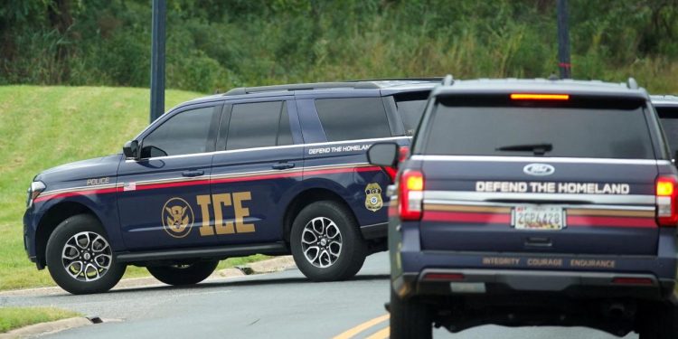 ABD'de ICE yetkililerince en az 170 kişi gözaltına alındı