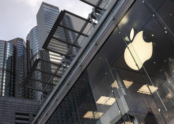 Apple'ın piyasa değeri ilk kez 4 trilyon doları gördü