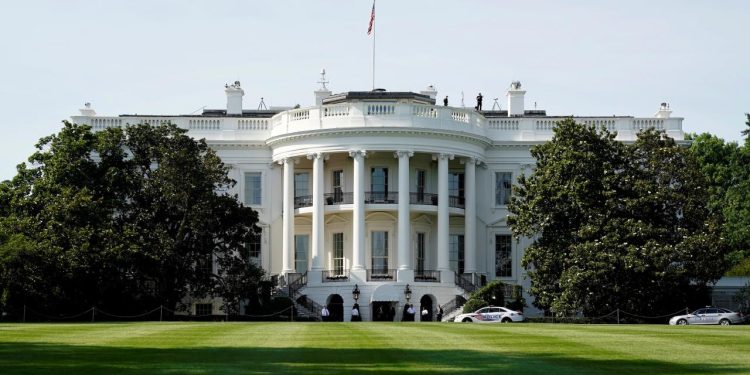 ABD'de hükümetin kapanmasının ekonomiye maliyetinin 14 milyar doları bulabileceği tahmin ediliyor