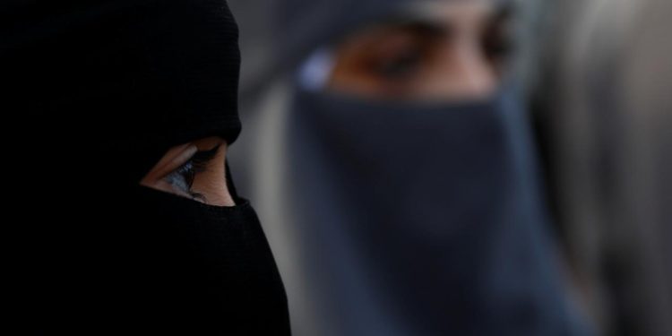 İtalya'da Başbakan Meloni'nin partisi, peçe ve burka yasağı için yasa teklifi verdi