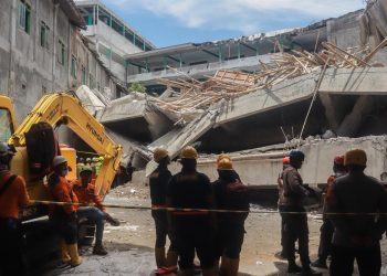 Endonezya'da okul binasının çökmesi sonucu hayatını kaybedenlerin sayısı 49'a çıktı