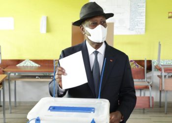 Fildişi Sahili'nde halk yeni cumhurbaşkanını seçmek için sandık başında